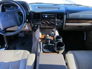 Illustration for article titled For $7,900, This 1995 Range Rover County Is A Mean Green Luxo-Leaning Machine
